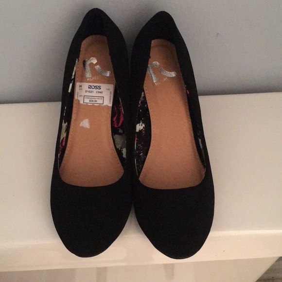 Black high heeled wedges - Picture 3 of 4